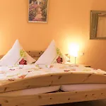 Pensionat Gaestehaus Am Schlossberg 3*