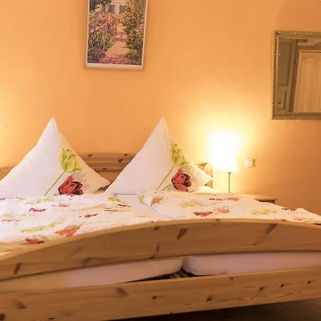 Πανσιόν Gaestehaus Am Schlossberg 2*