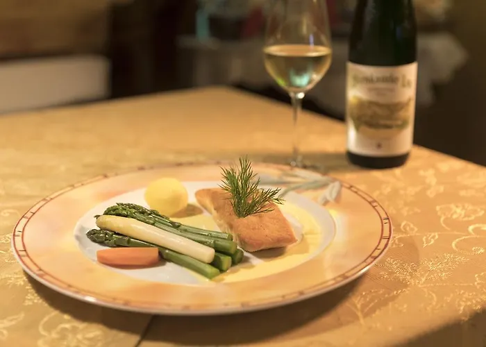 Gaestehaus Am Schlossberg ゲストハウス 3*